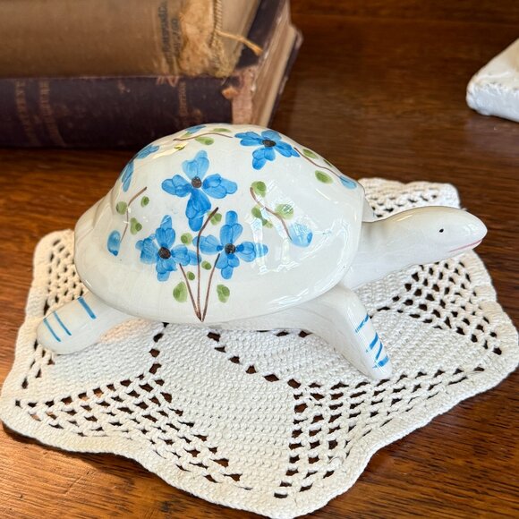 Vintage 2-piece Turtle Soap/Trinket dish made in Portugal - Picture 3 of 13